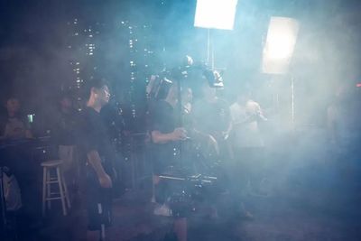 劇本創(chuàng)作、影視劇拍攝制作,作曲、編曲、錄音、混音,宣傳包裝推廣,這個團(tuán)隊(duì)一站式搞定