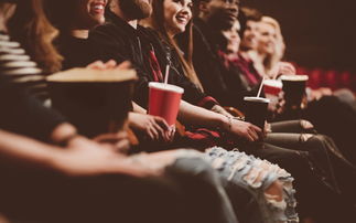 不好意思,傳媒娛樂行業(yè)真的沒有 口紅效應(yīng)